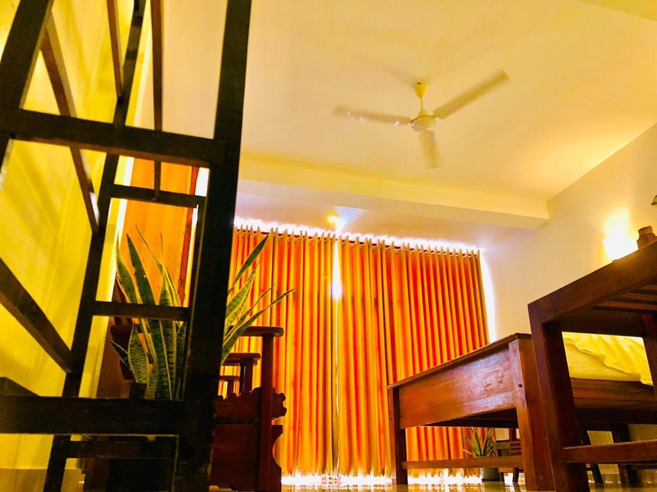 Mirissa Beach Inn Buitenkant foto