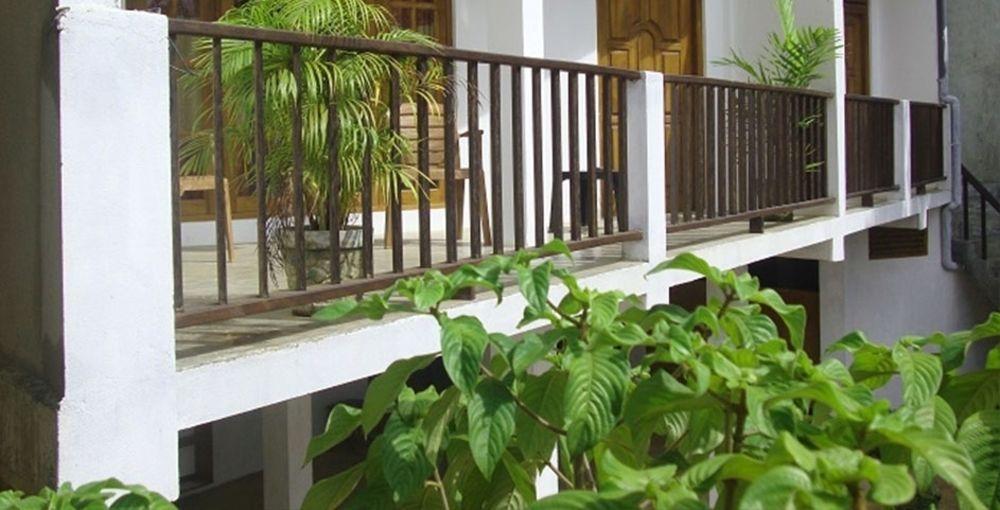 Mirissa Beach Inn Buitenkant foto